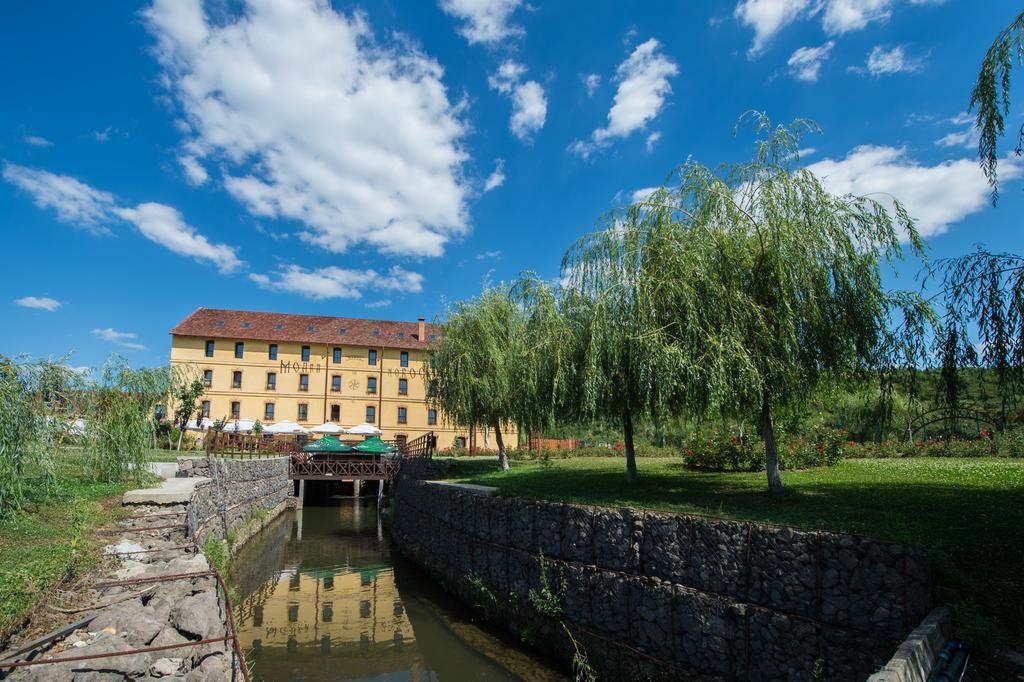 Hanul Moara cu Noroc Ineu  Exterior foto